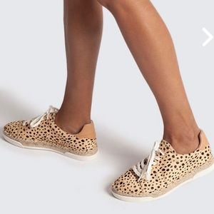 NWOT DOLCE VITA Calf Hair Leopard MADOX Sneakers
